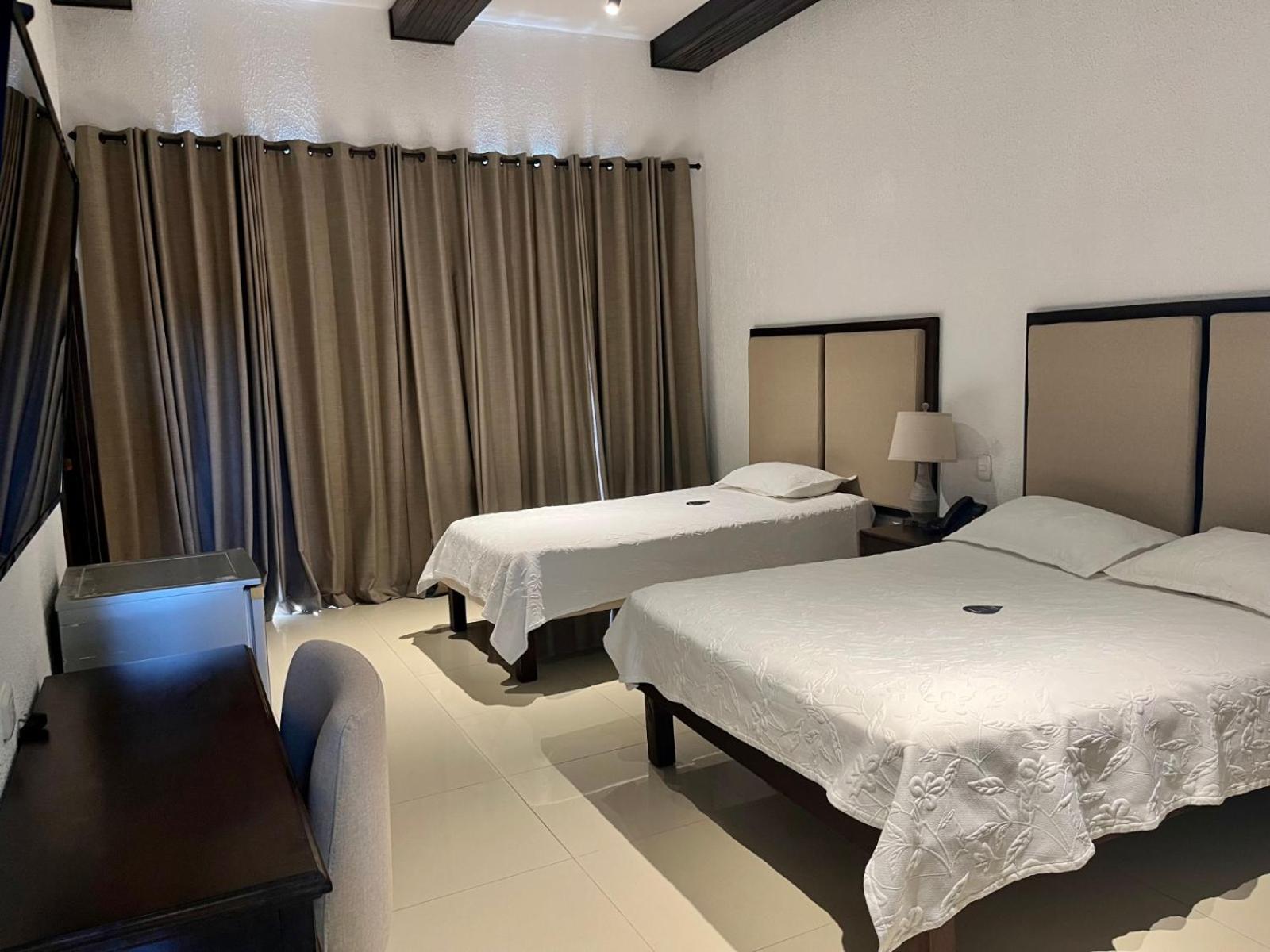 Hotel Dorado Plaza Centro Historico Cartagène Extérieur photo