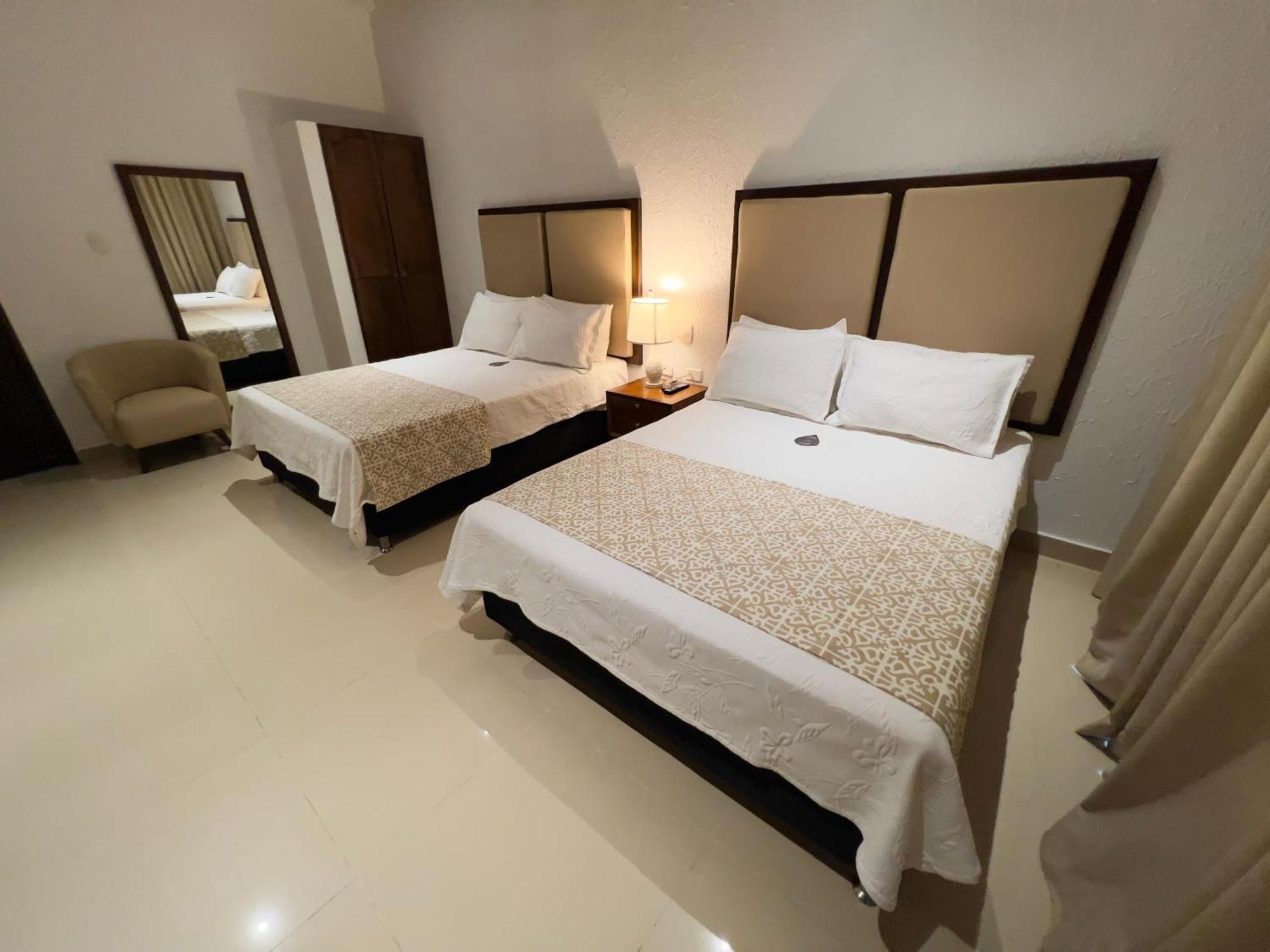 Hotel Dorado Plaza Centro Historico Cartagène Extérieur photo